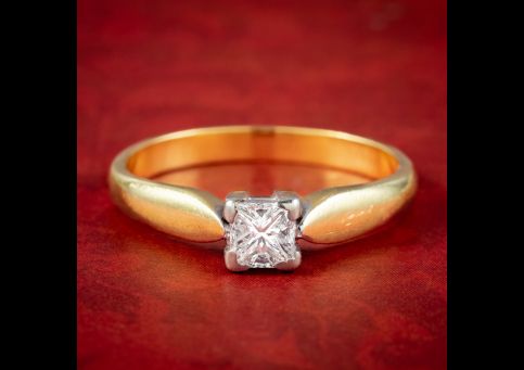 Princess Cut Diamond Solitaire Ring Engagement Ring 18ct Gold front